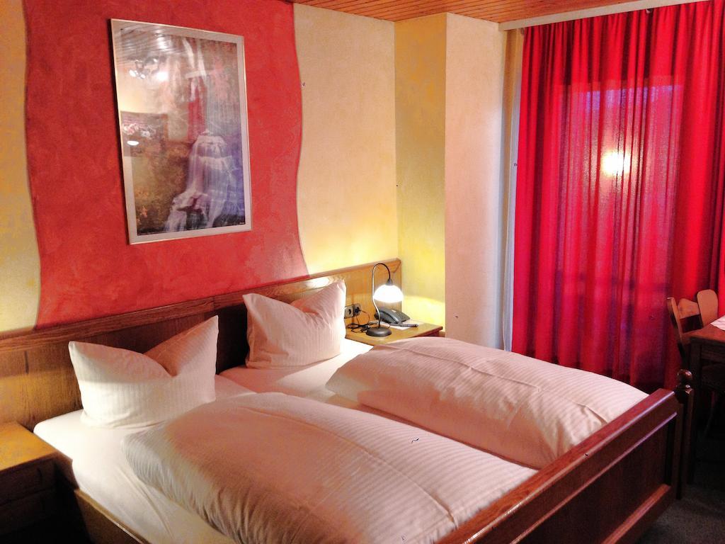 Beim Haxenwirt Hotell Immenstadt im Allgäu Rum bild
